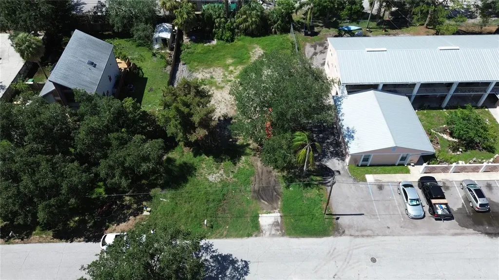 4813 W Flamingo Road Tampa FL 33611