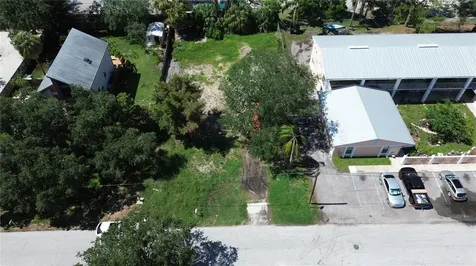 4813 W Flamingo Road Tampa FL 33611
