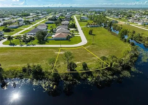 2117 NE 43rd Lane Cape Coral FL 33909
