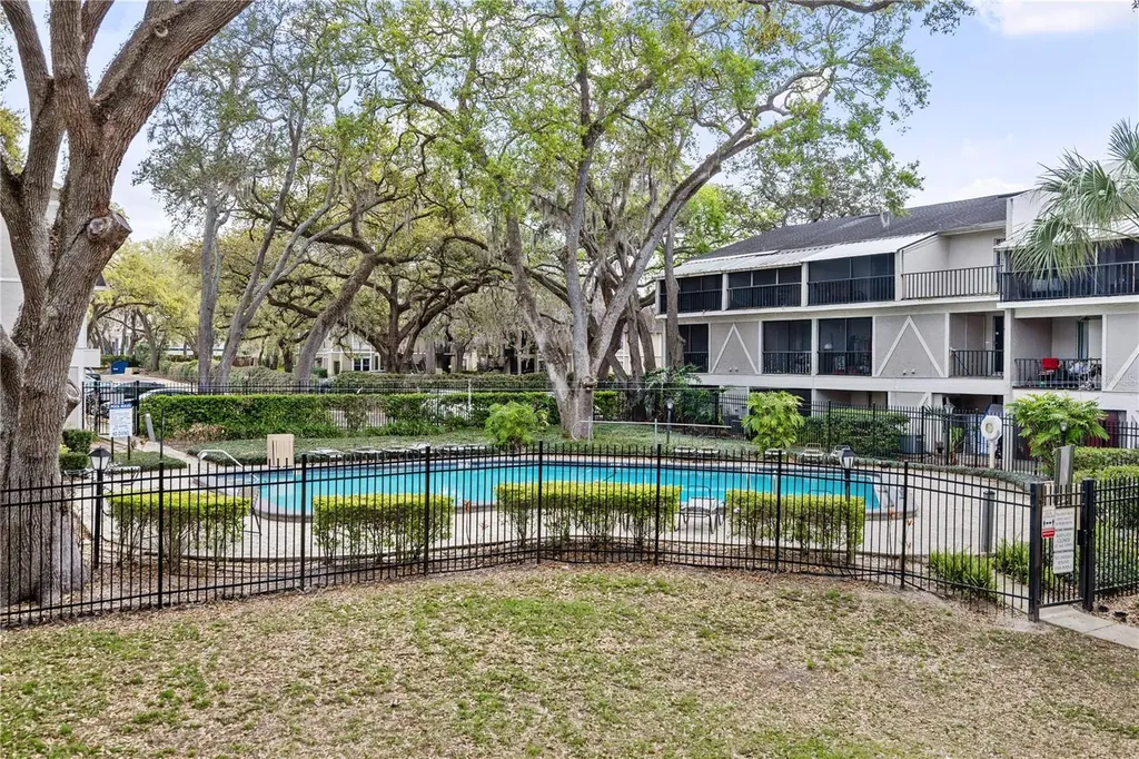 14414 Reuter Strasse Circle Tampa FL 33613