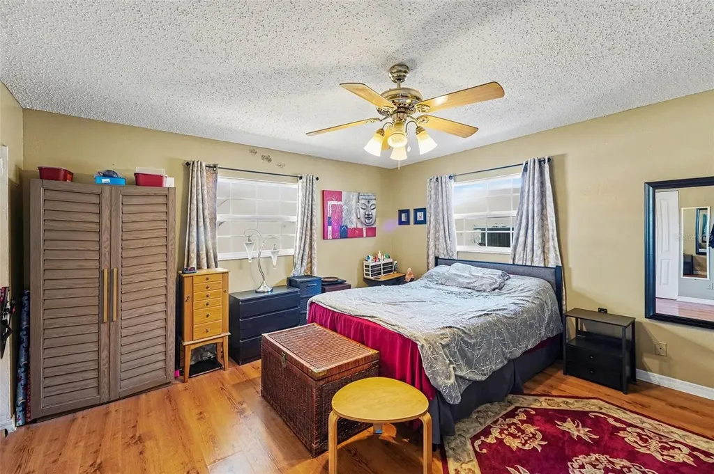 2426 17th Avenue N St Petersburg FL 33713