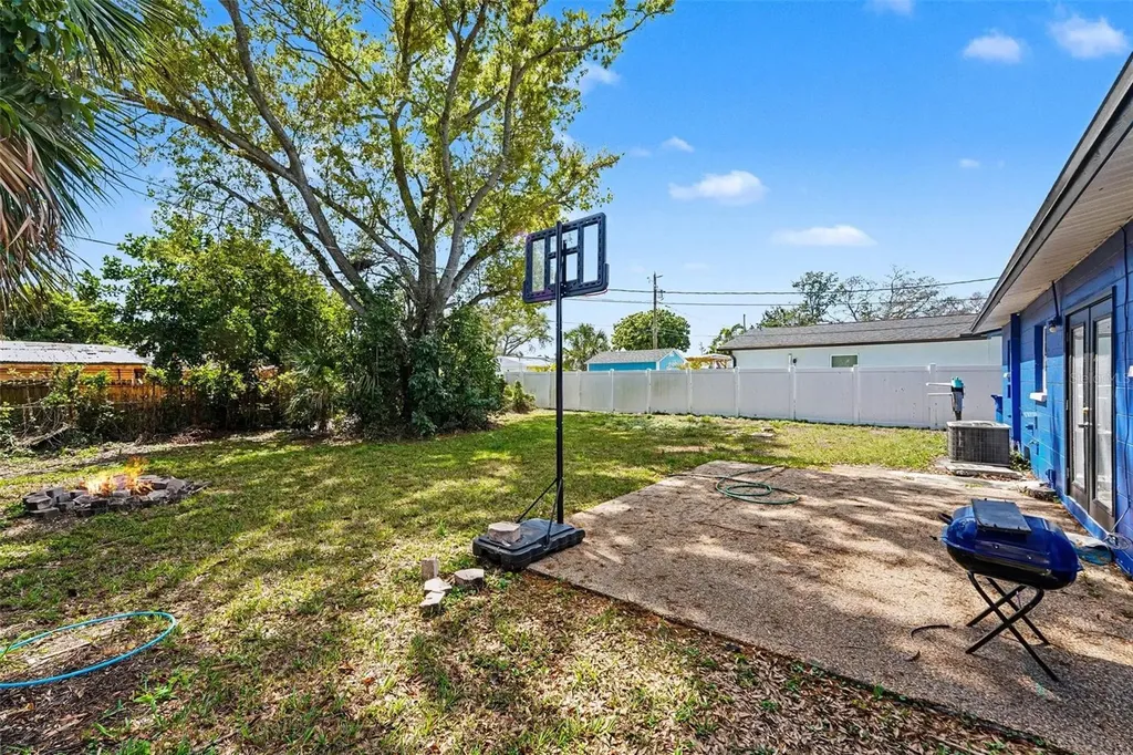2426 17th Avenue N St Petersburg FL 33713