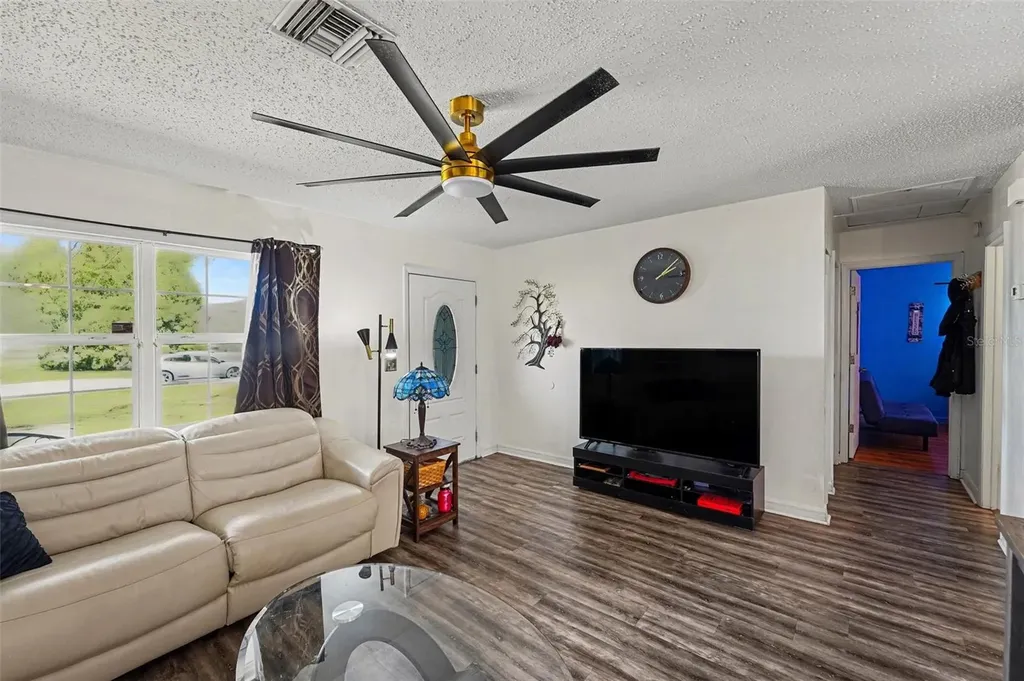 2426 17th Avenue N St Petersburg FL 33713