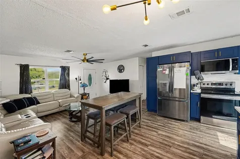 2426 17th Avenue N St Petersburg FL 33713