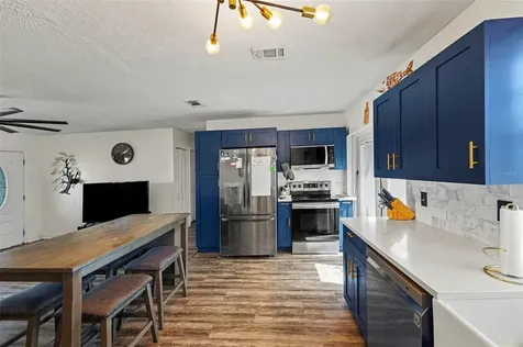 2426 17th Avenue N St Petersburg FL 33713