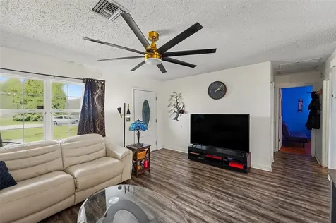 2426 17th Avenue N St Petersburg FL 33713