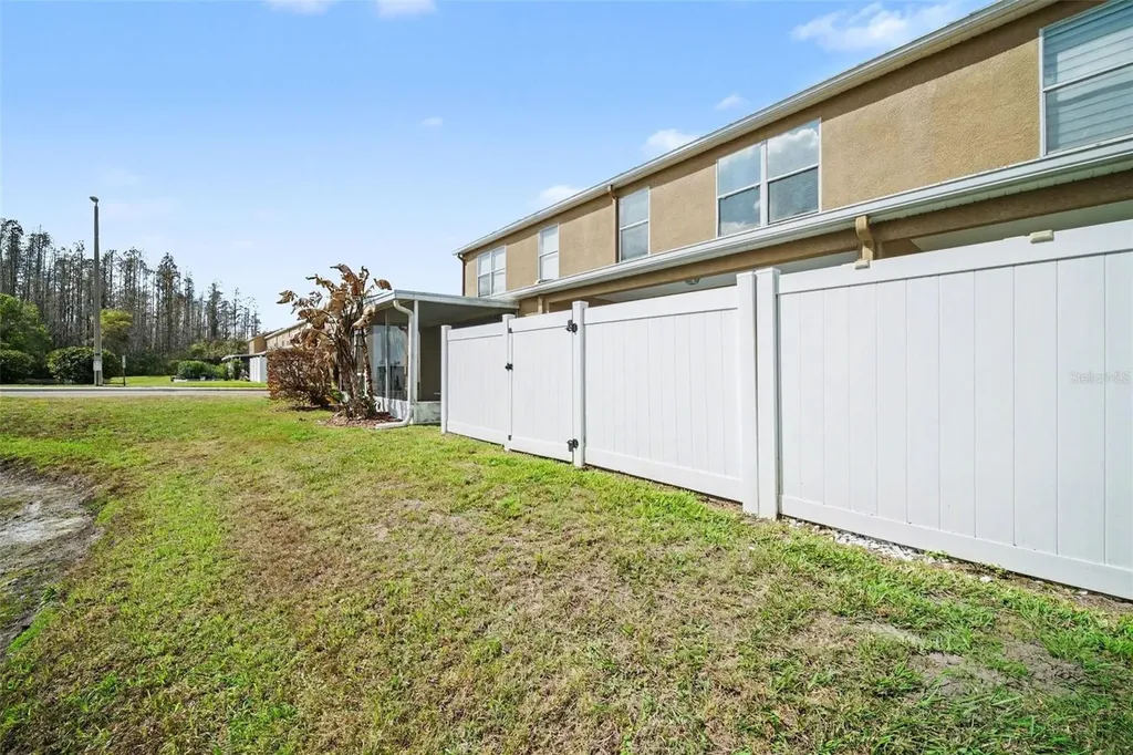 1246 Charlesworth Drive Wesley Chapel FL 33543