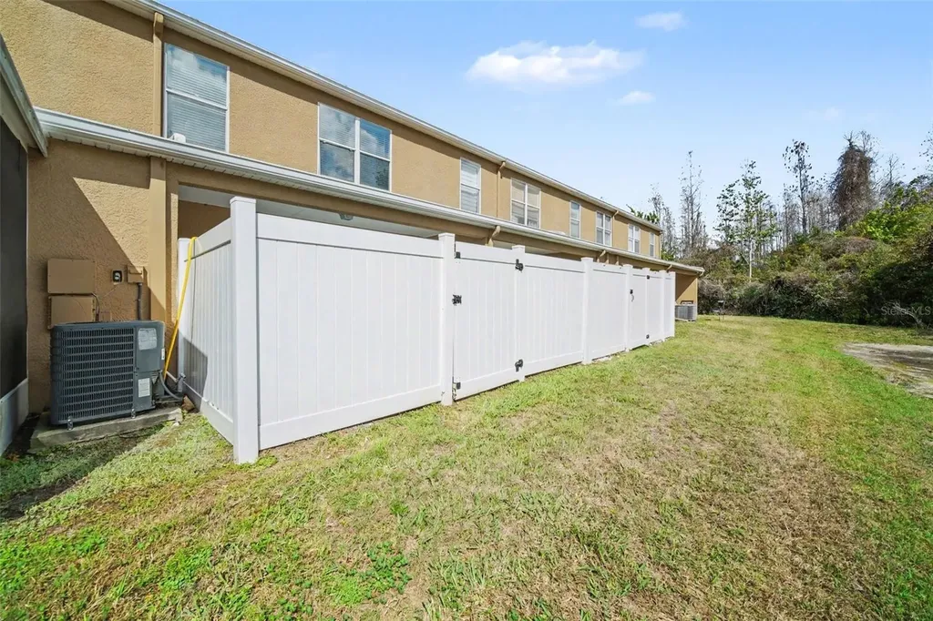 1246 Charlesworth Drive Wesley Chapel FL 33543