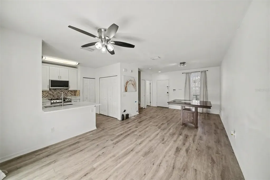 1246 Charlesworth Drive Wesley Chapel FL 33543
