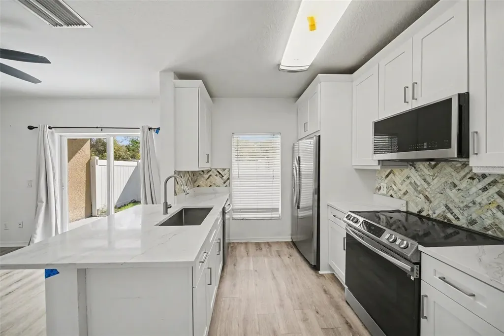 1246 Charlesworth Drive Wesley Chapel FL 33543