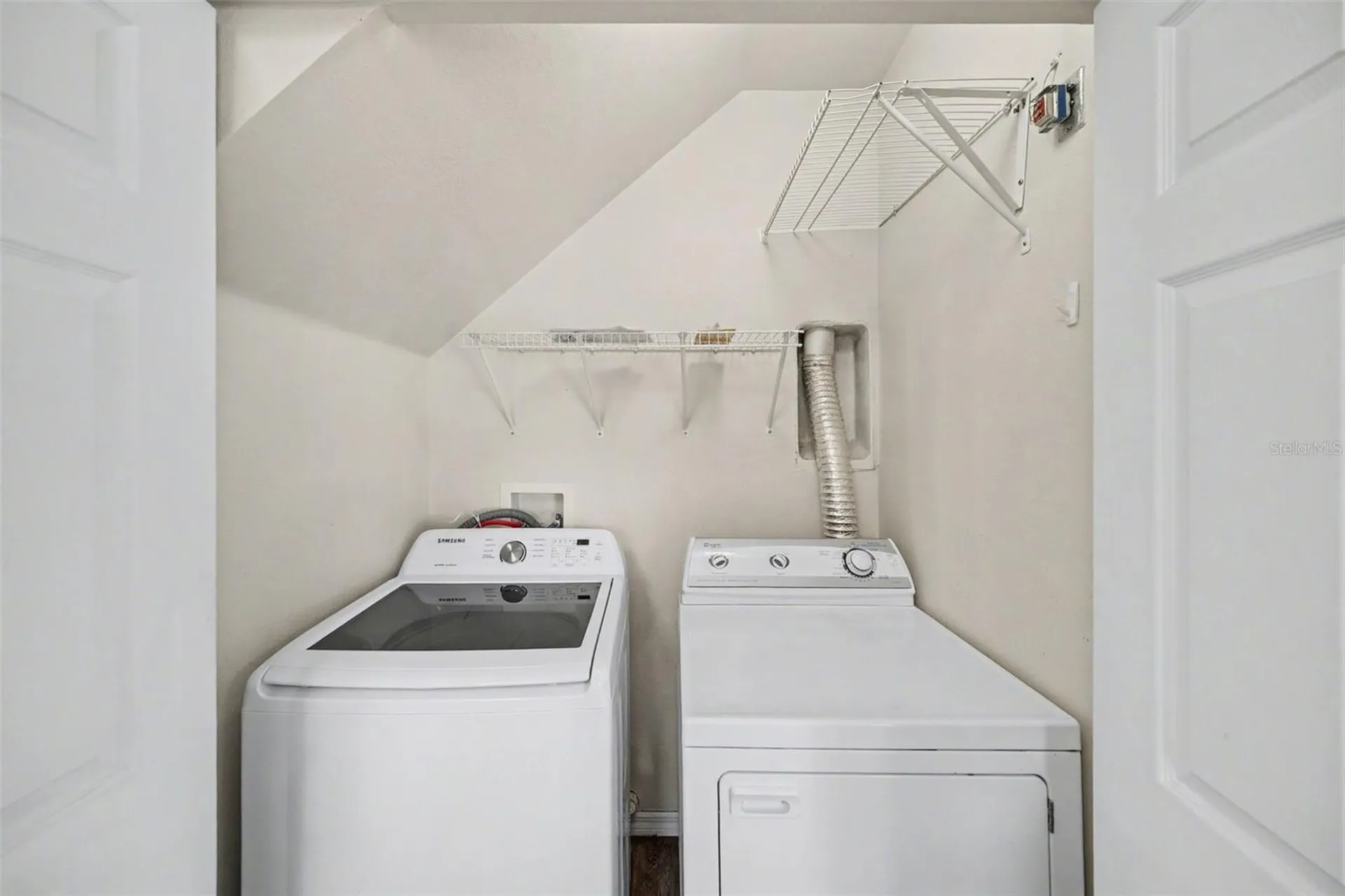1246 Charlesworth Drive Wesley Chapel FL 33543