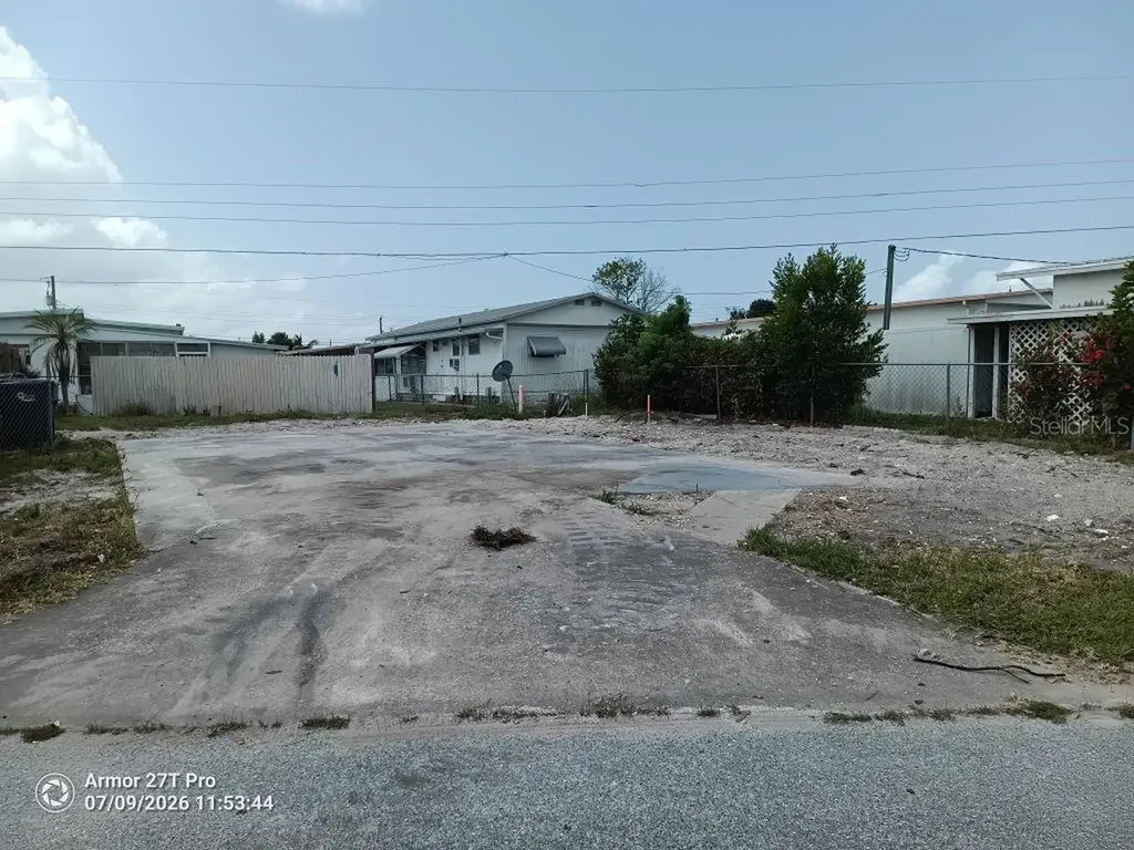 406 51st Avenue Plaza W Bradenton FL 34207