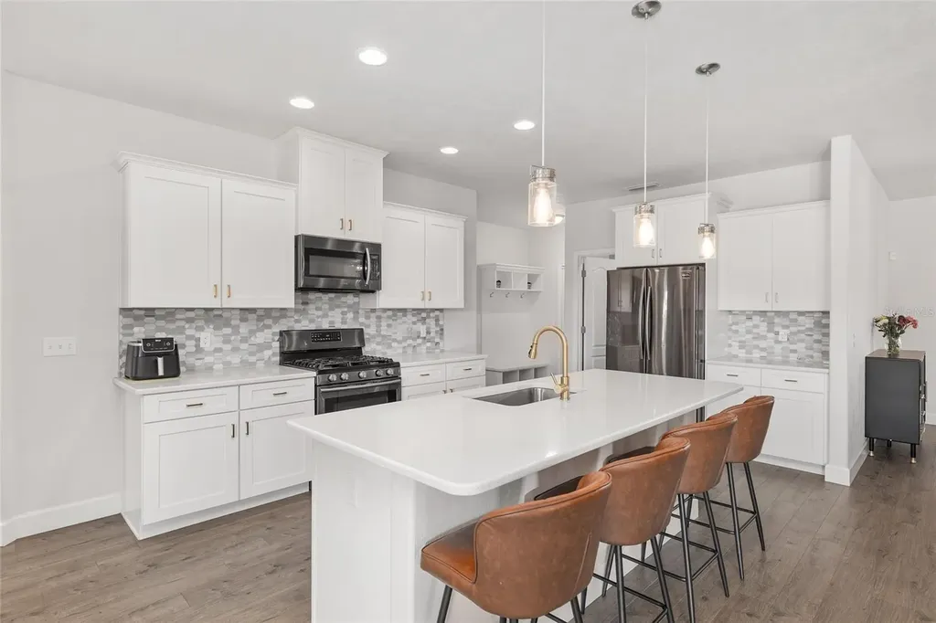 22885 NW 5th Place Newberry FL 32669