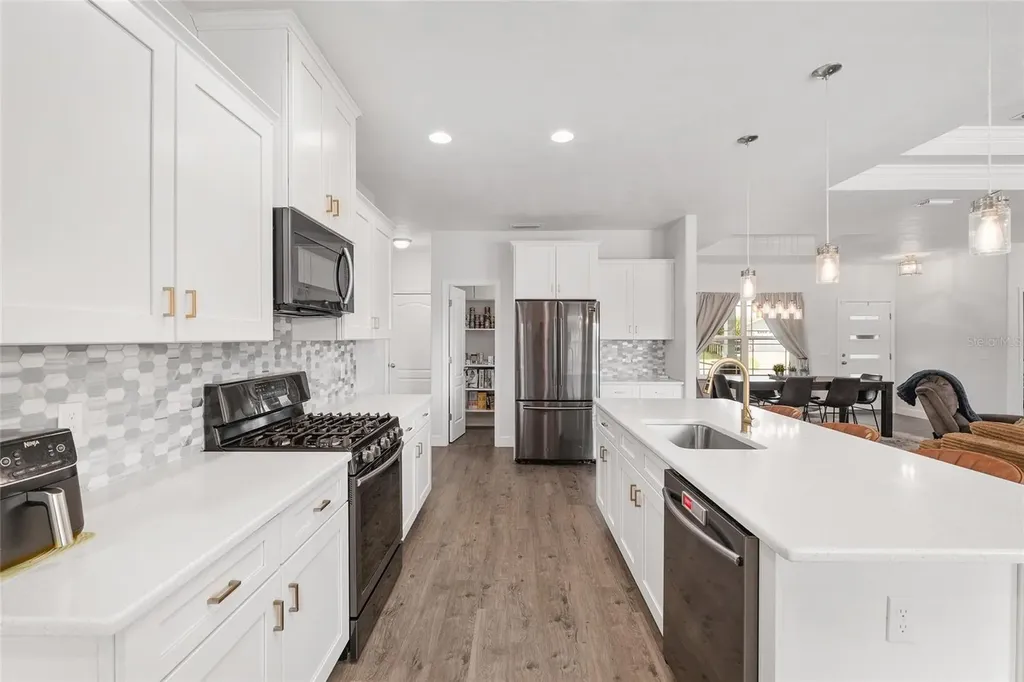 22885 NW 5th Place Newberry FL 32669