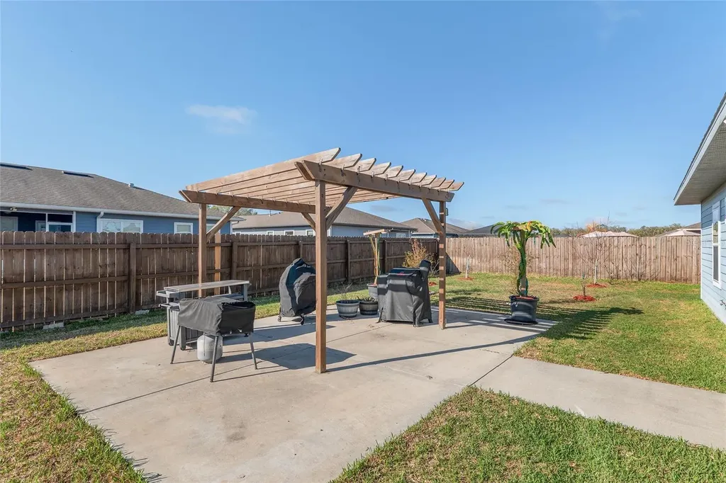 22885 NW 5th Place Newberry FL 32669