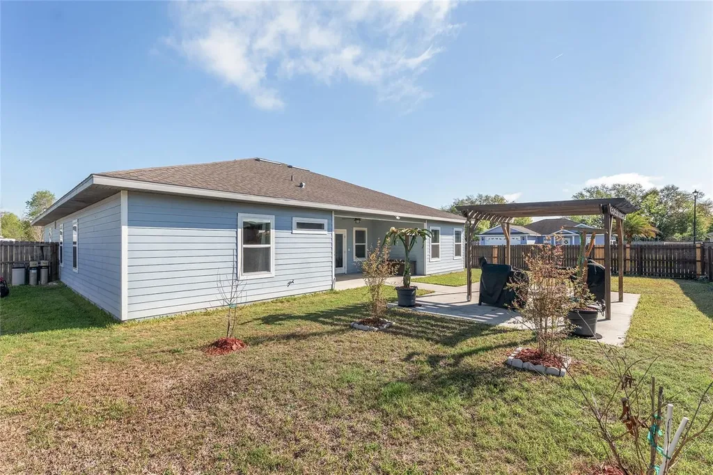 22885 NW 5th Place Newberry FL 32669