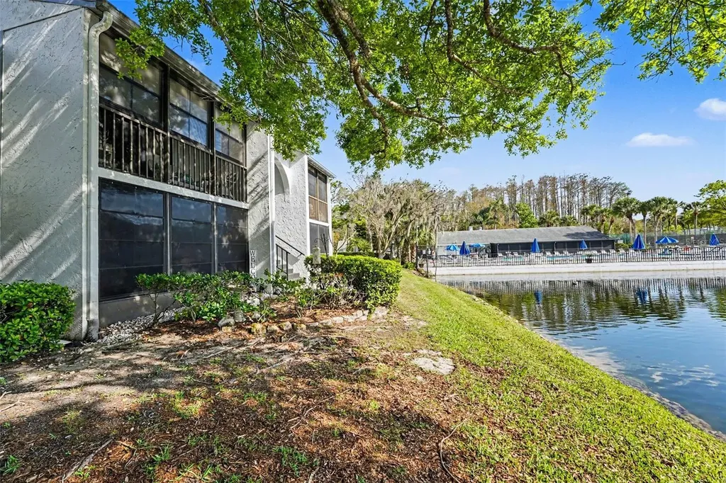 1261 Pine Ridge Circle W Tarpon Springs FL 34688