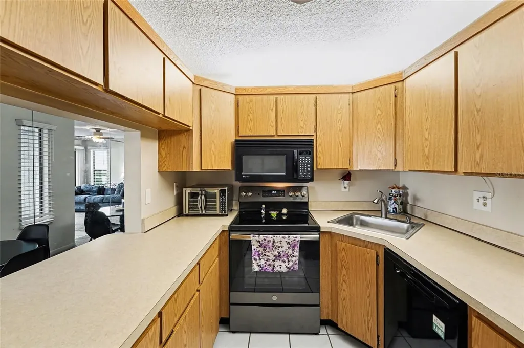 1261 Pine Ridge Circle W Tarpon Springs FL 34688