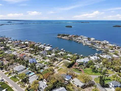 216 Shore Drive Palm Harbor FL 34683