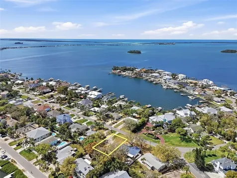 216 Shore Drive Palm Harbor FL 34683