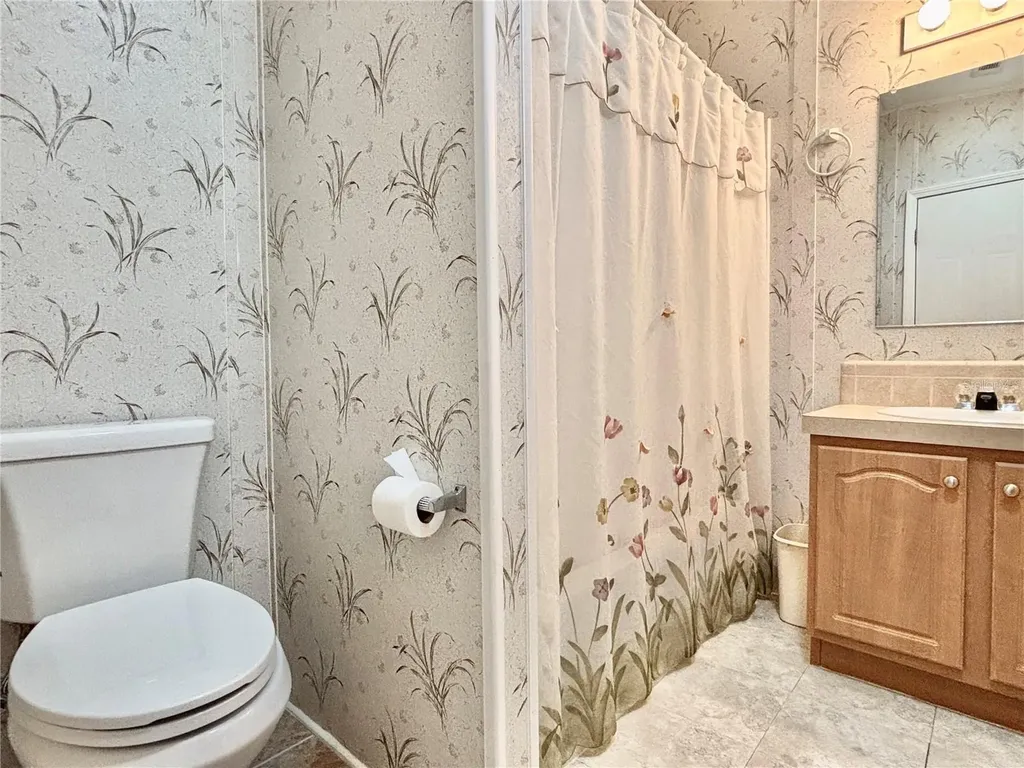 136 Americana Court NE St Petersburg FL 33702