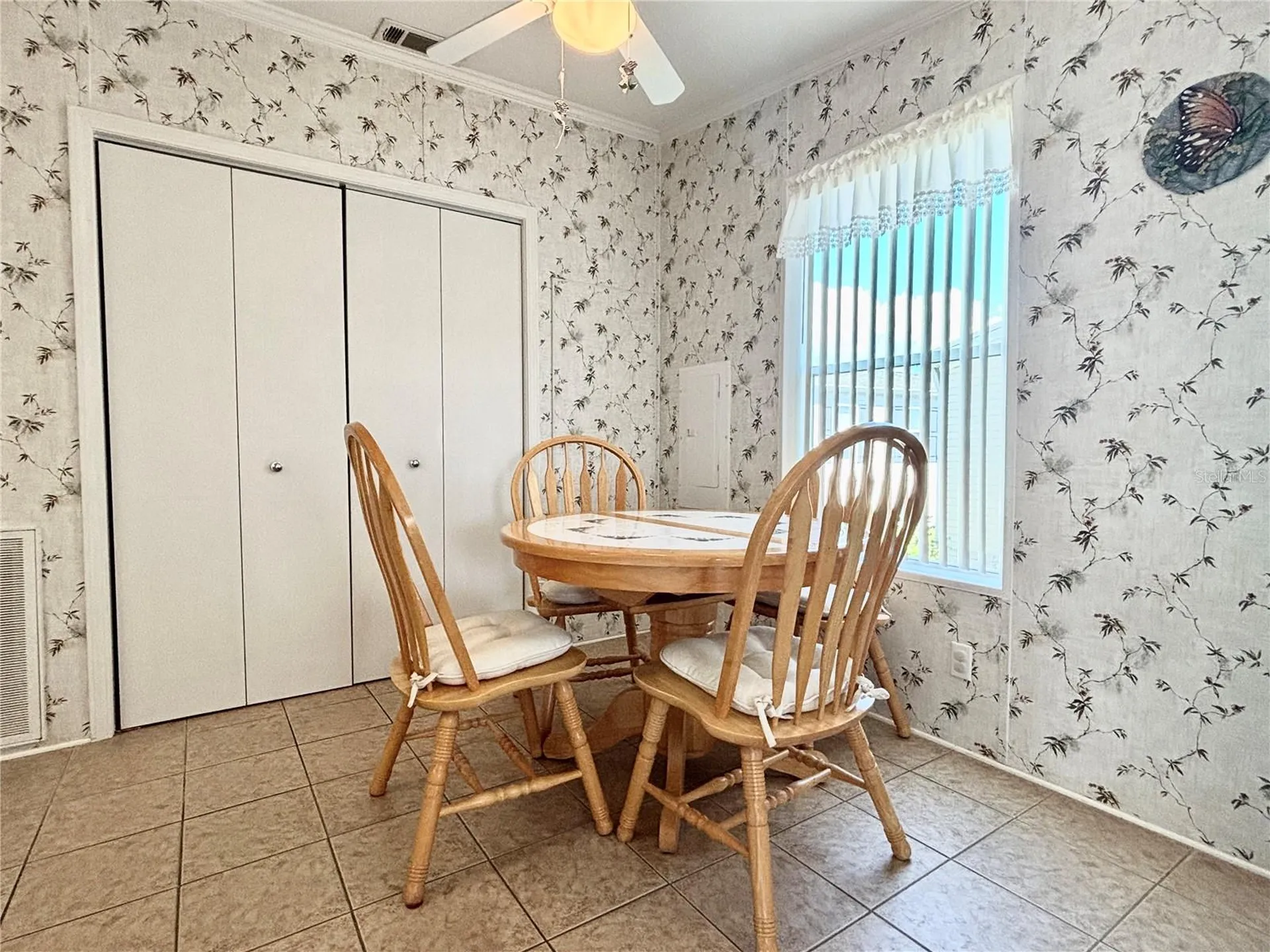 136 Americana Court NE St Petersburg FL 33702