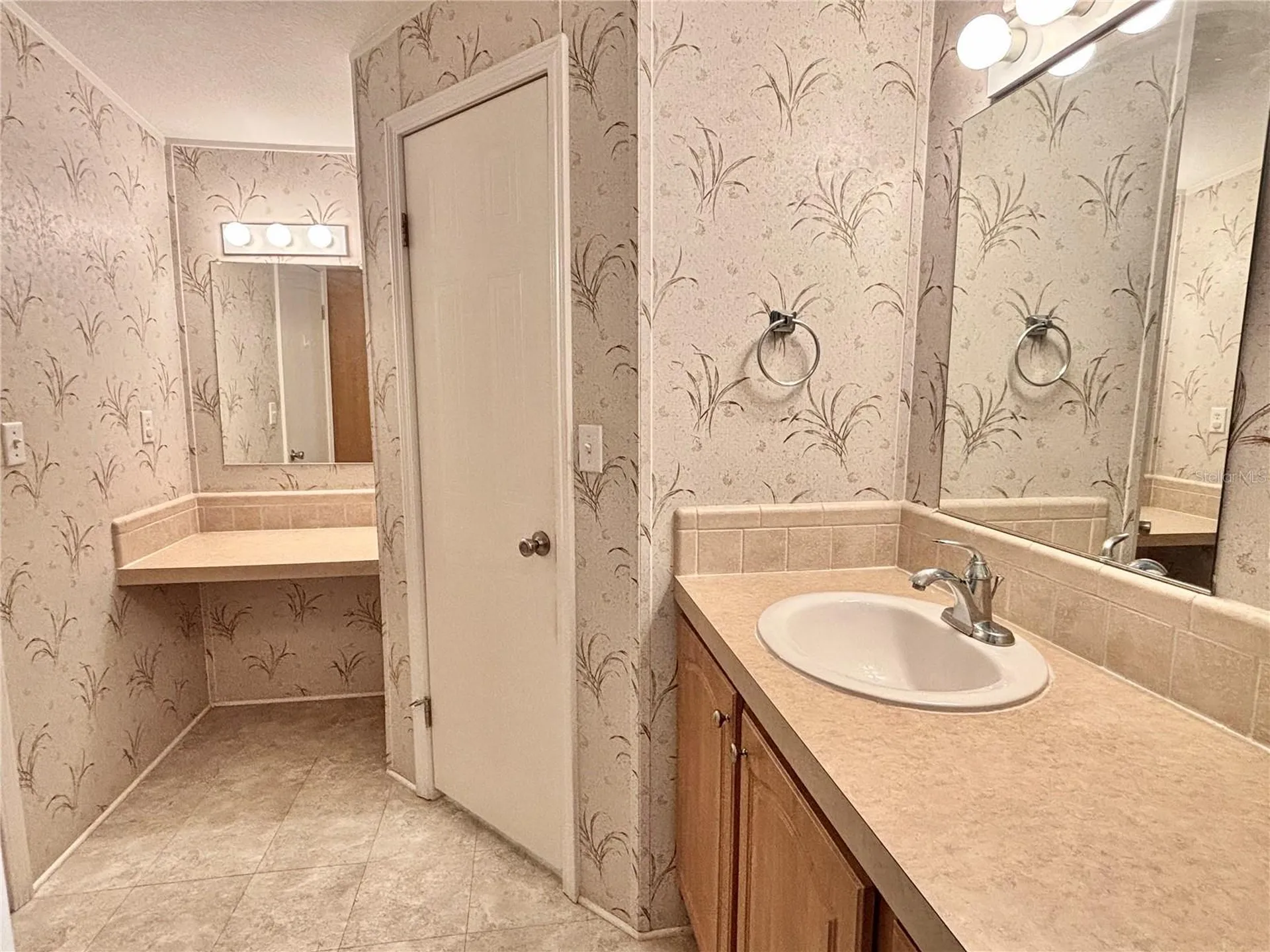 136 Americana Court NE St Petersburg FL 33702