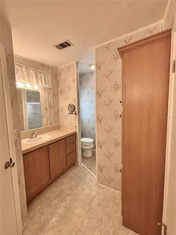 136 Americana Court NE St Petersburg FL 33702