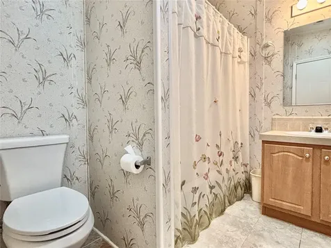 136 Americana Court NE St Petersburg FL 33702