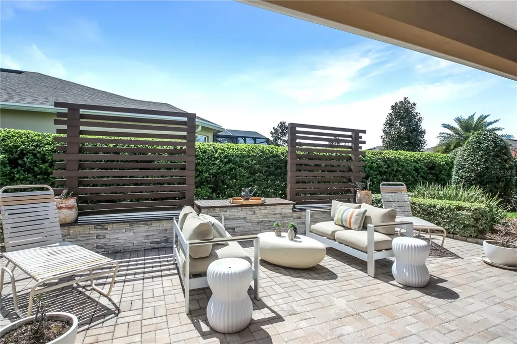 138 Old Moss Circle Deland FL 32724