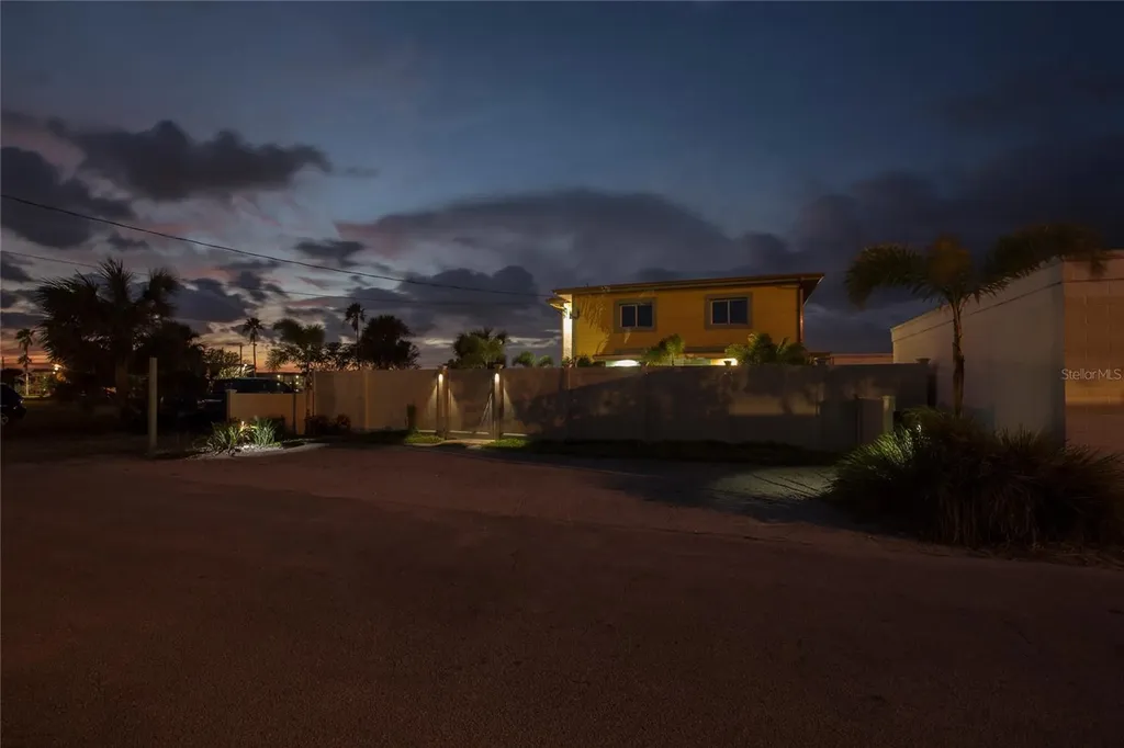 472 N Causeway New Smyrna Beach FL 32169