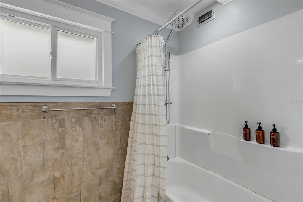 472 N Causeway New Smyrna Beach FL 32169