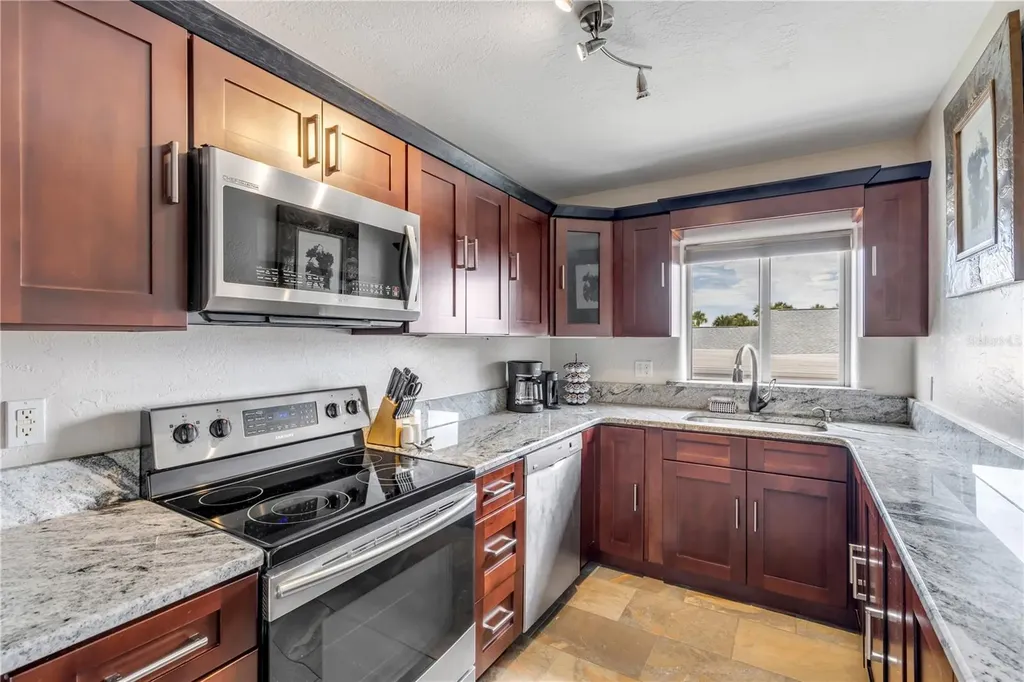 472 N Causeway New Smyrna Beach FL 32169