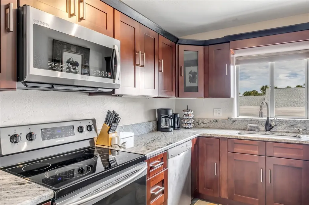 472 N Causeway New Smyrna Beach FL 32169