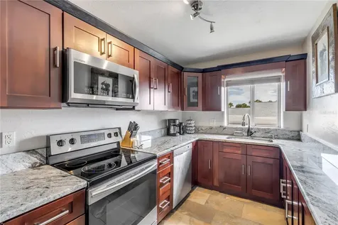472 N Causeway New Smyrna Beach FL 32169