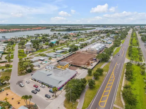 472 N Causeway New Smyrna Beach FL 32169