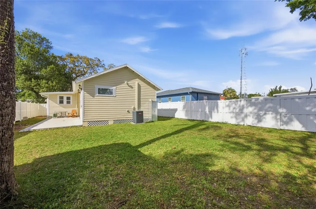 106 W Crest Avenue Tampa FL 33603