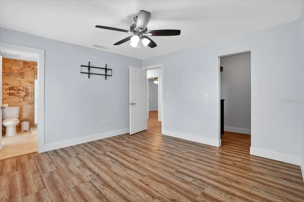 4230 Shady Oaks Court Sarasota FL 34233