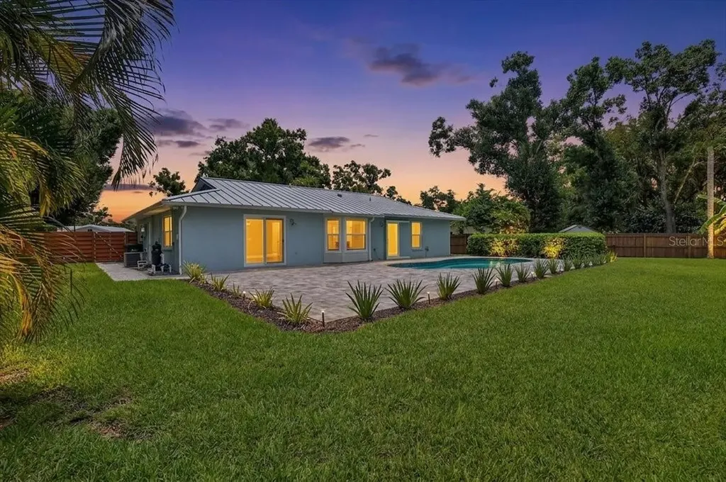 4230 Shady Oaks Court Sarasota FL 34233