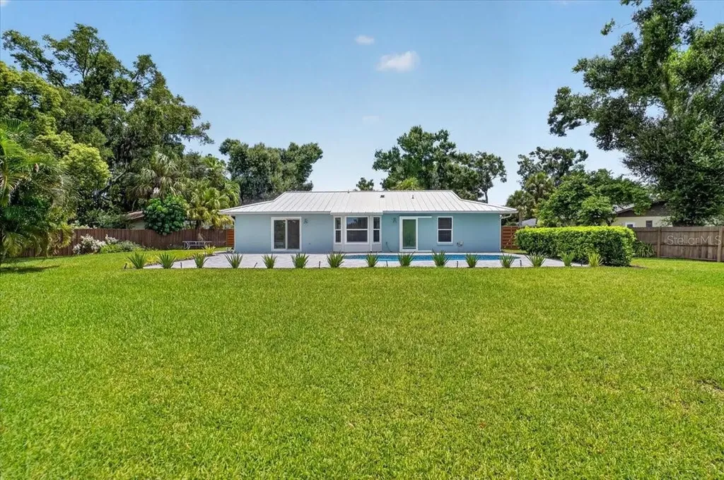 4230 Shady Oaks Court Sarasota FL 34233
