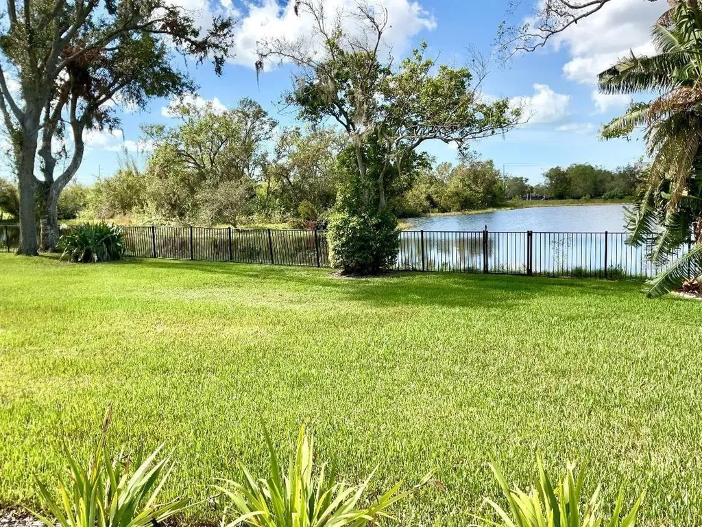 4230 Shady Oaks Court Sarasota FL 34233