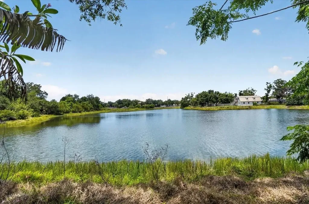 4230 Shady Oaks Court Sarasota FL 34233