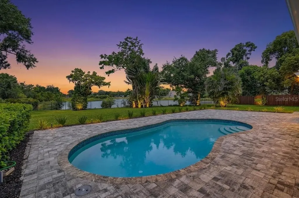 4230 Shady Oaks Court Sarasota FL 34233