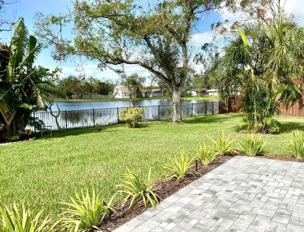 4230 Shady Oaks Court Sarasota FL 34233