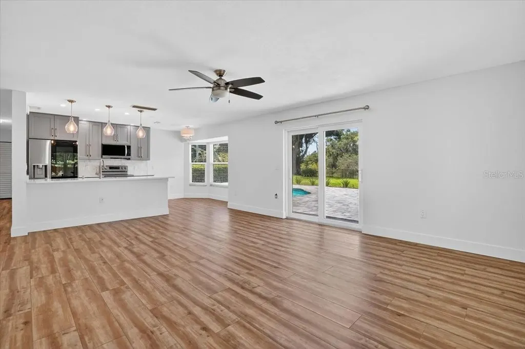 4230 Shady Oaks Court Sarasota FL 34233