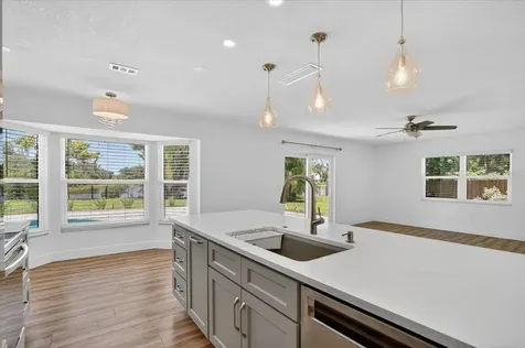 4230 Shady Oaks Court Sarasota FL 34233