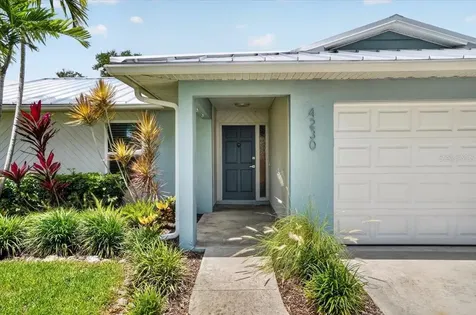 4230 Shady Oaks Court Sarasota FL 34233