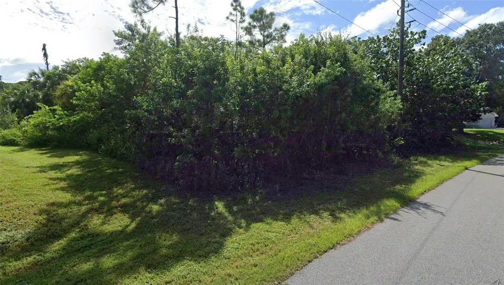 1667 Red Bud Circle NW Palm Bay FL 32907