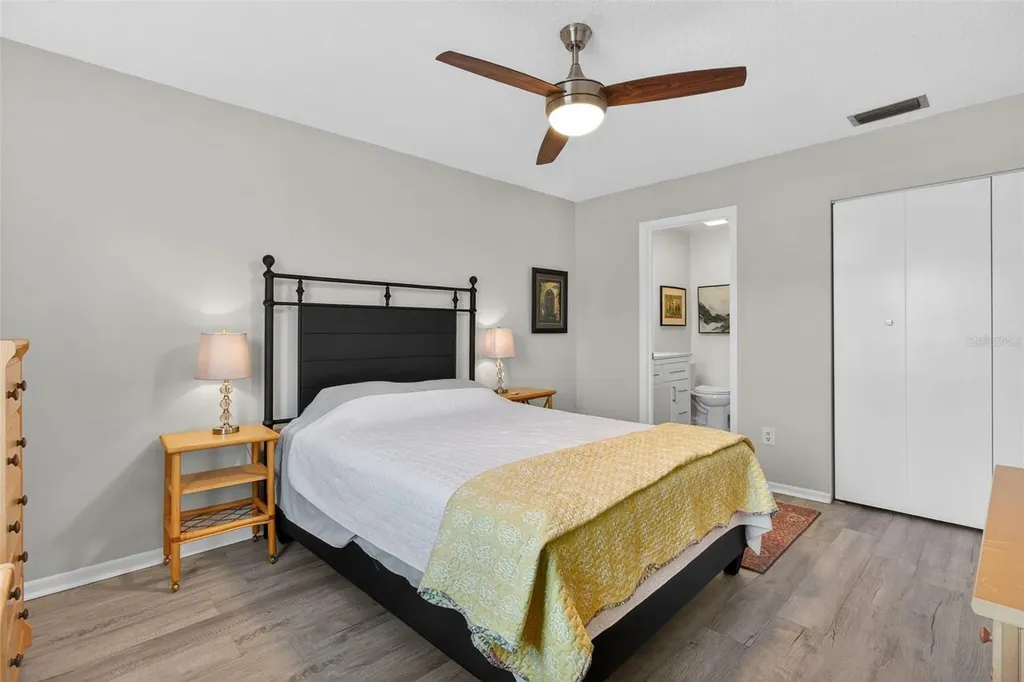 3824 37th Street S St Petersburg FL 33711