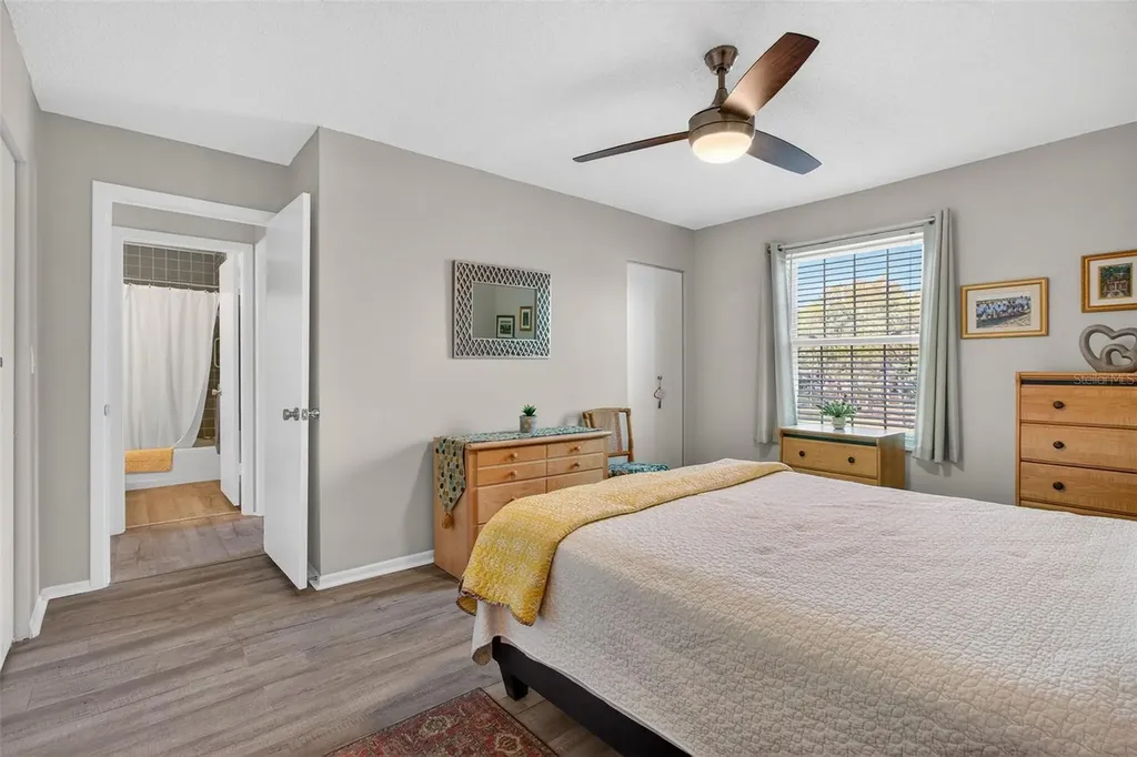 3824 37th Street S St Petersburg FL 33711